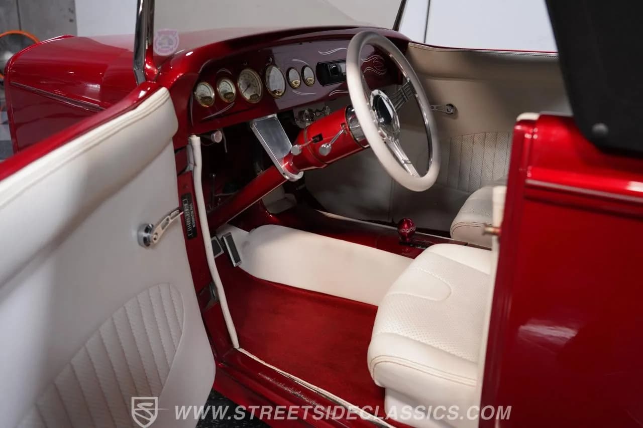 1932 Ford Roadster - Thumbnail 4