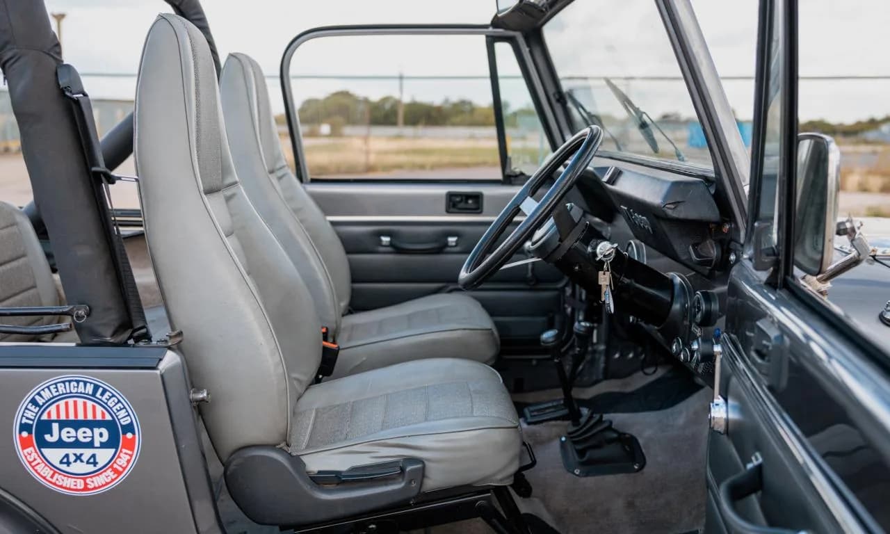 1982 Jeep Renegade - Thumbnail 4