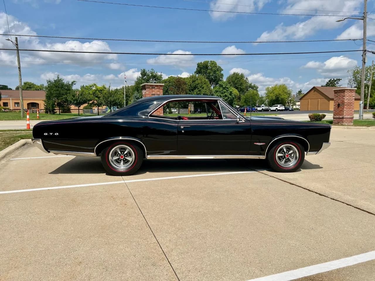 1966 Pontiac GTO - Thumbnail 4