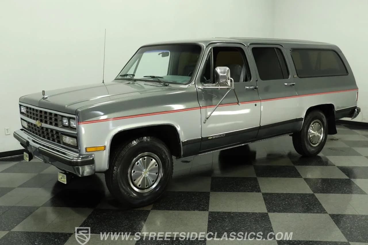 1990 Chevrolet Suburban R2500 - Thumbnail 6