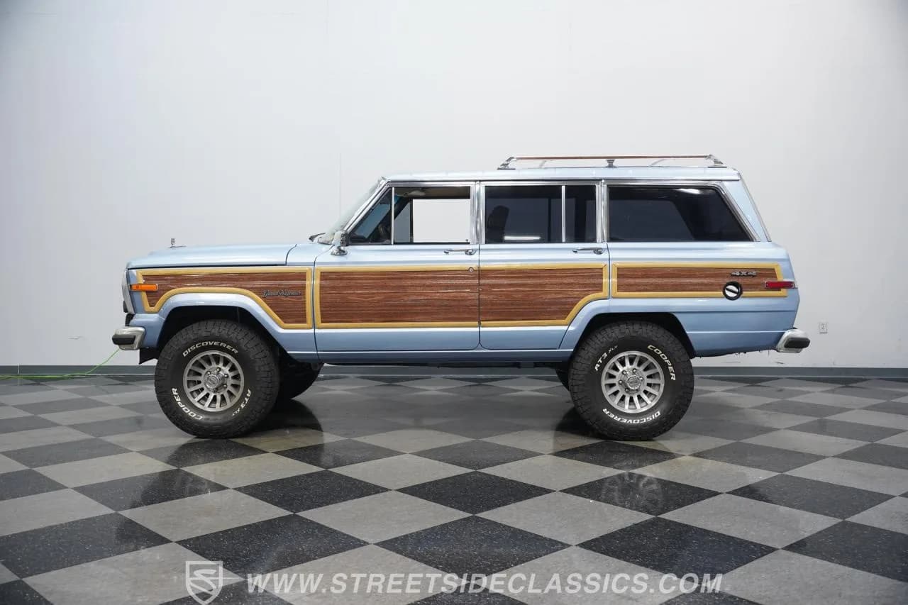 1989 Jeep Grand Wagoneer - Thumbnail 8