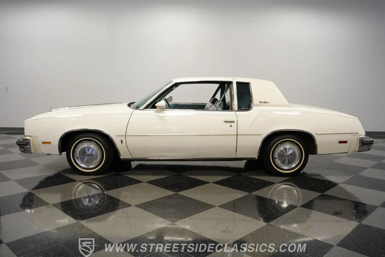 1979 Oldsmobile Cutlass Supreme - Thumbnail 2