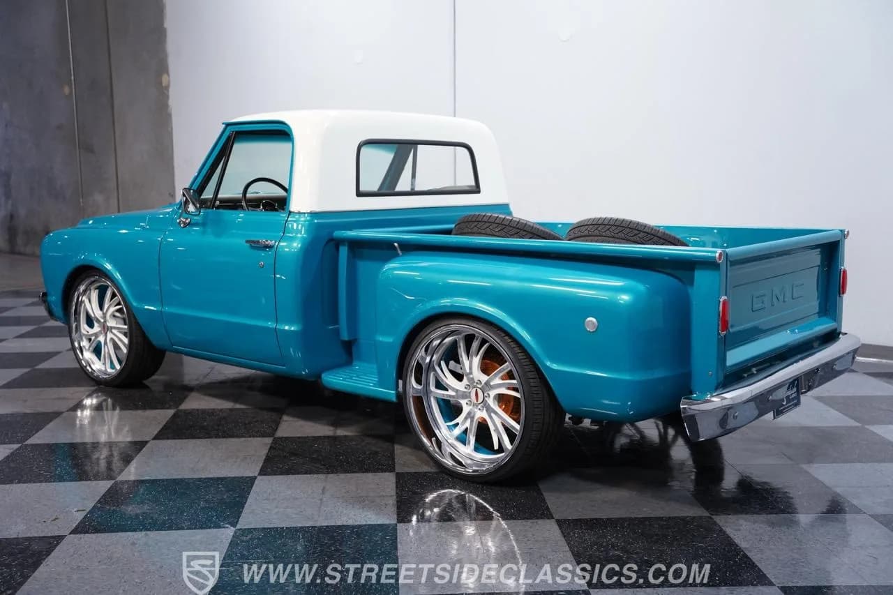 1967 GMC C10 Stepside Restomod - Thumbnail 7