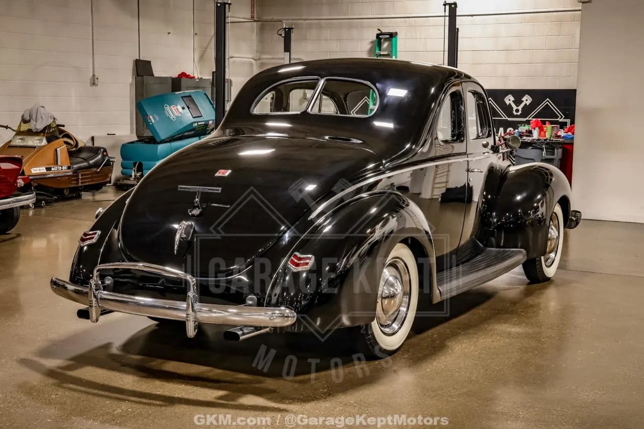 1940 Ford Deluxe - Thumbnail 8