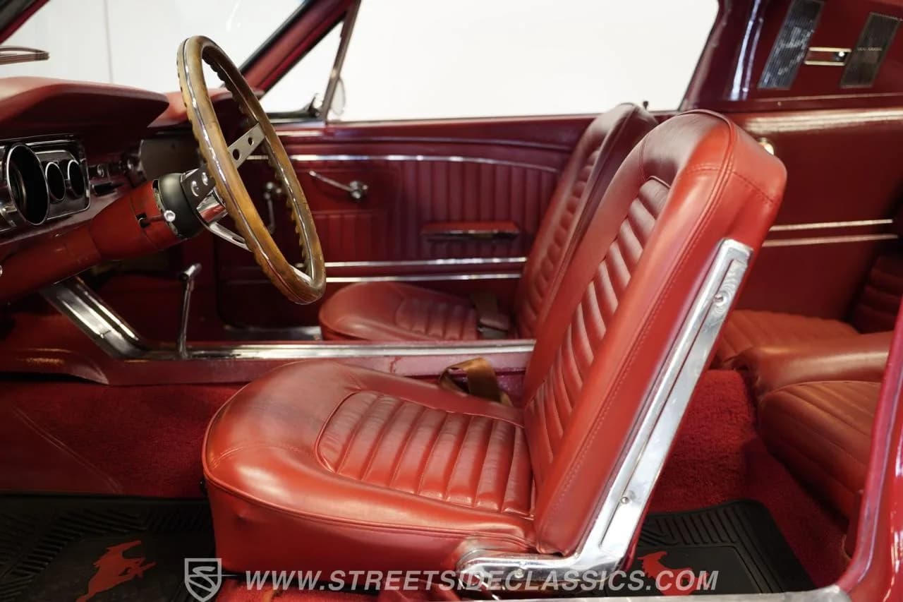 1965 Ford Mustang Fastback - Thumbnail 3