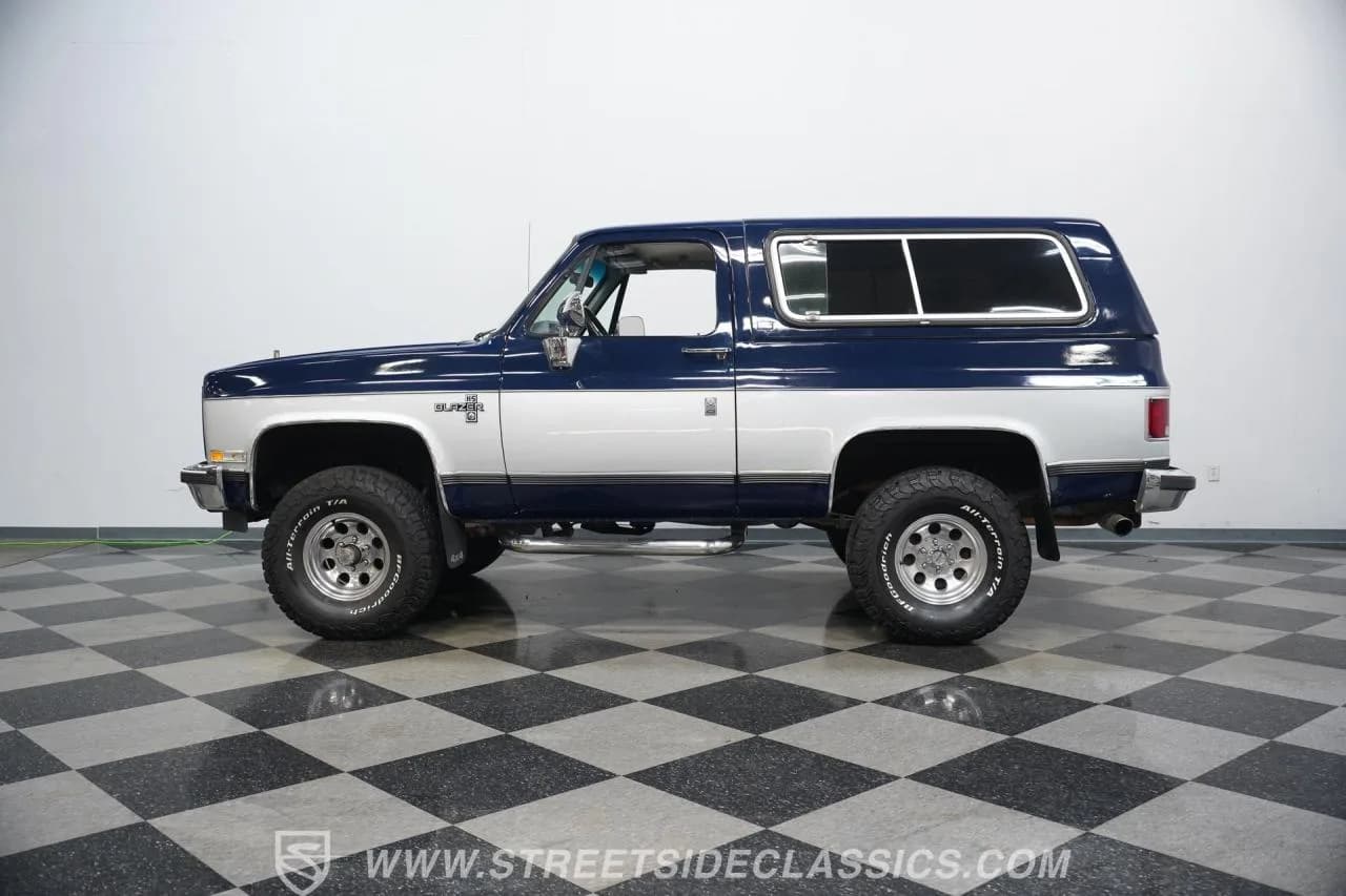 1991 Chevrolet Blazer K5 4X4 Silverado - Thumbnail 2