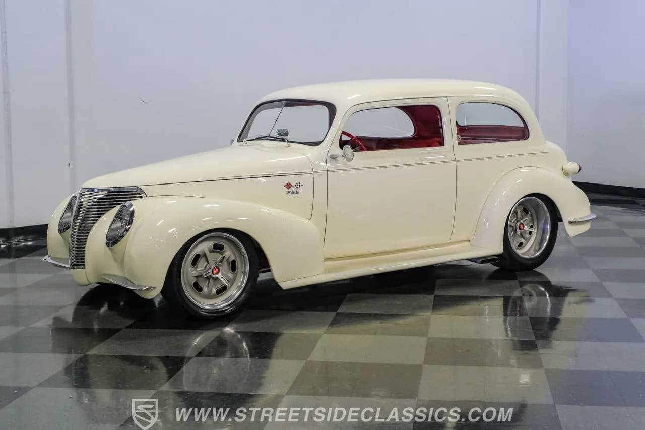1939 Chevrolet Master Deluxe Restomod - Thumbnail 5