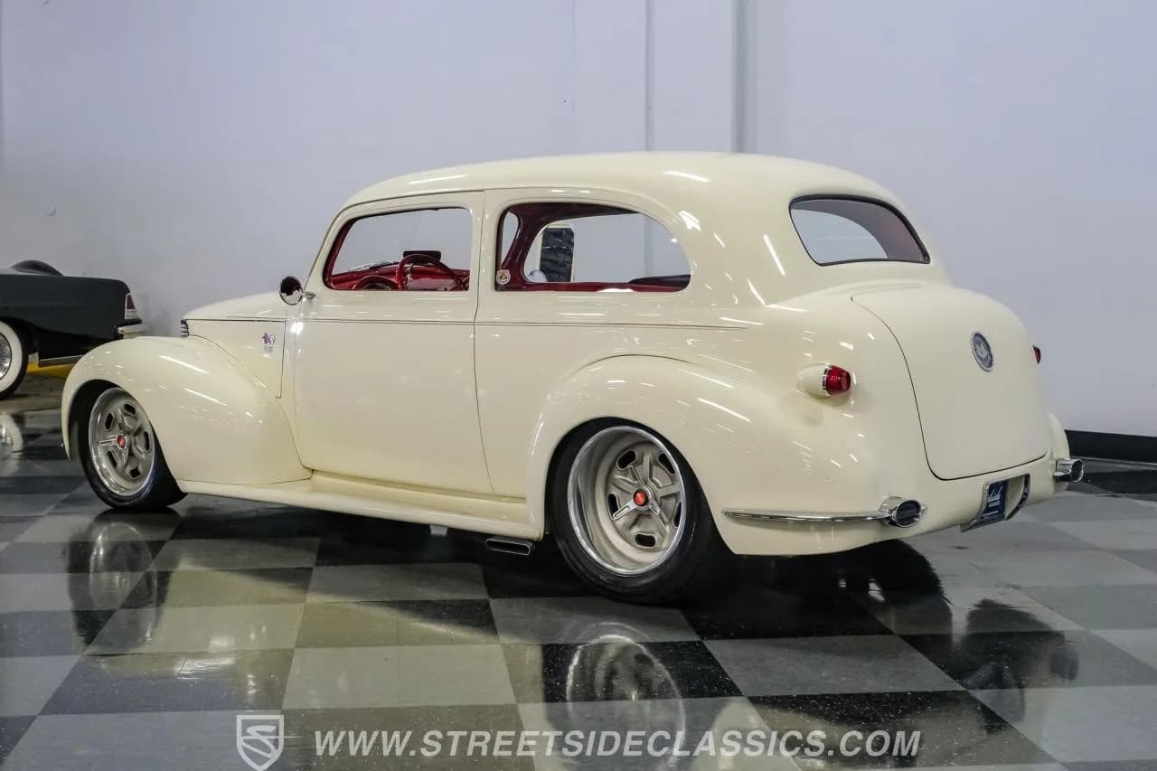 1939 Chevrolet Master Deluxe Restomod - Thumbnail 8