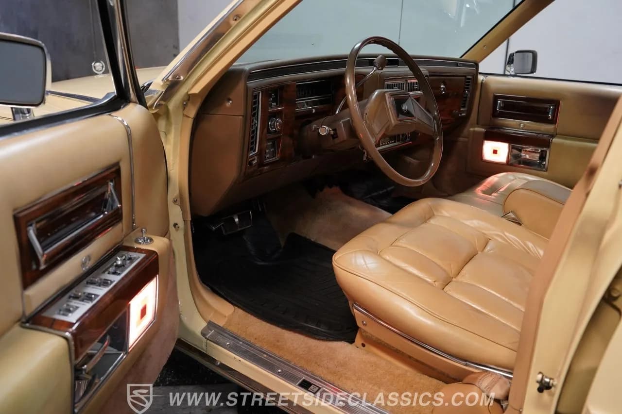 1986 Cadillac Fleetwood Brougham - Thumbnail 4