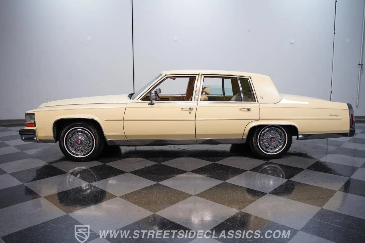 1986 Cadillac Fleetwood Brougham - Thumbnail 2