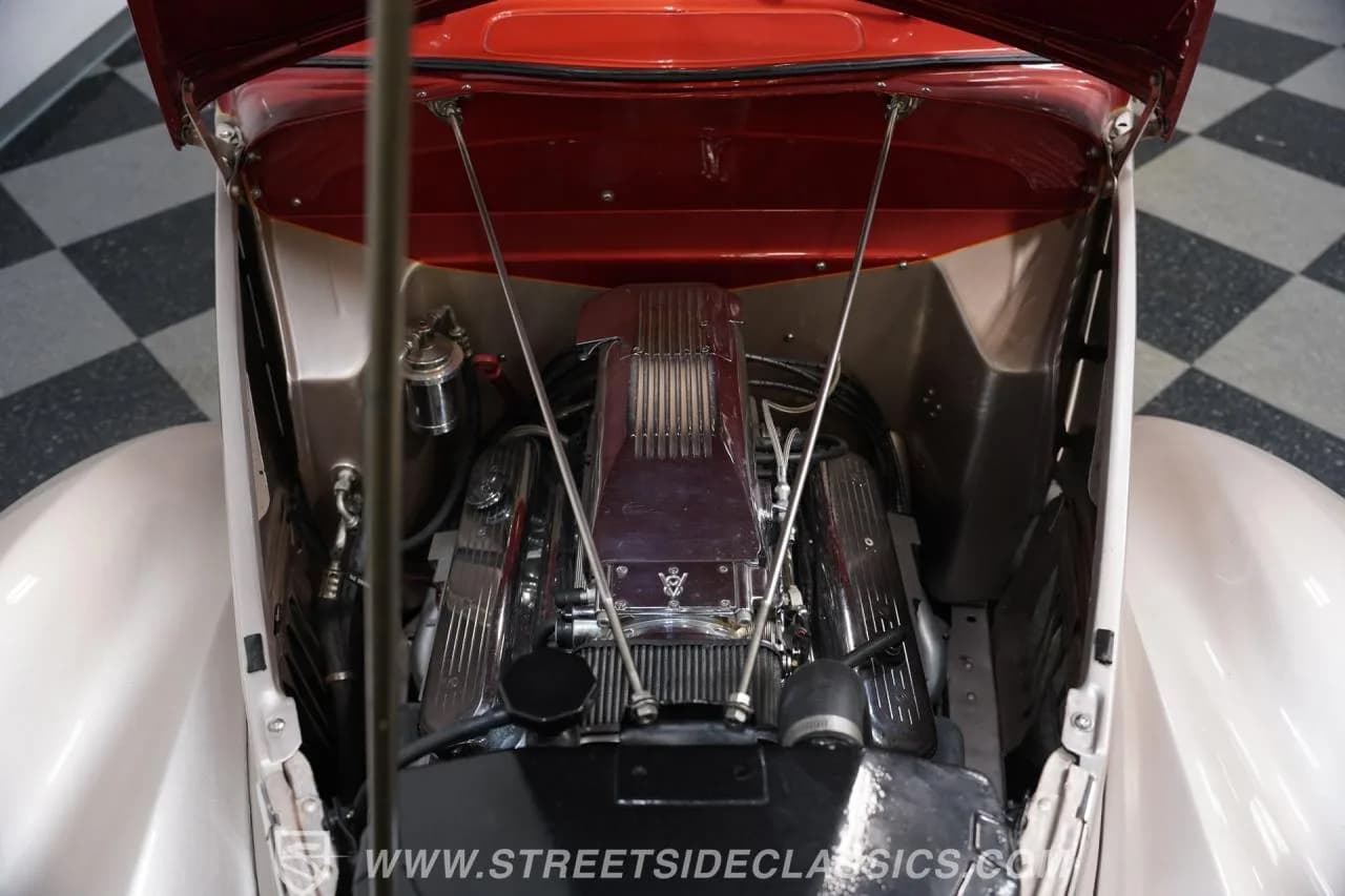 1937 Ford Tudor Slantback - Thumbnail 3
