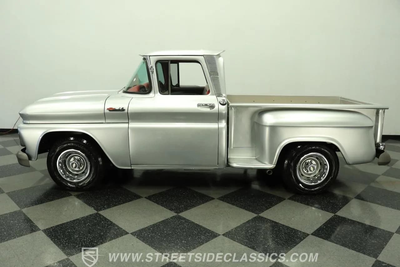 1962 Chevrolet c10 Stepside - Thumbnail 2