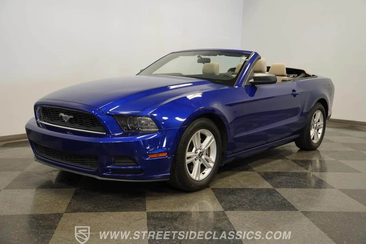 2014 Ford Mustang Convertible - Thumbnail 6