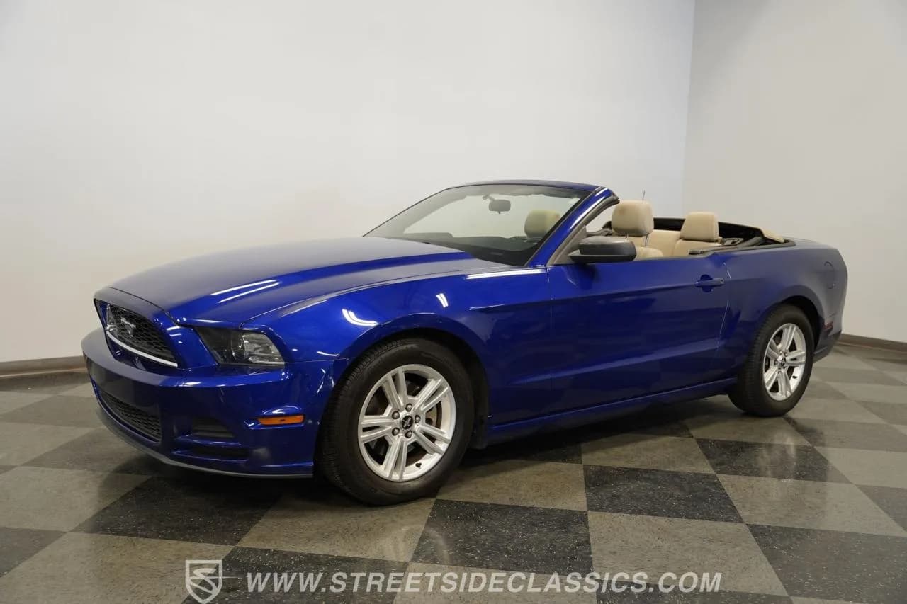 2014 Ford Mustang Convertible - Thumbnail 7