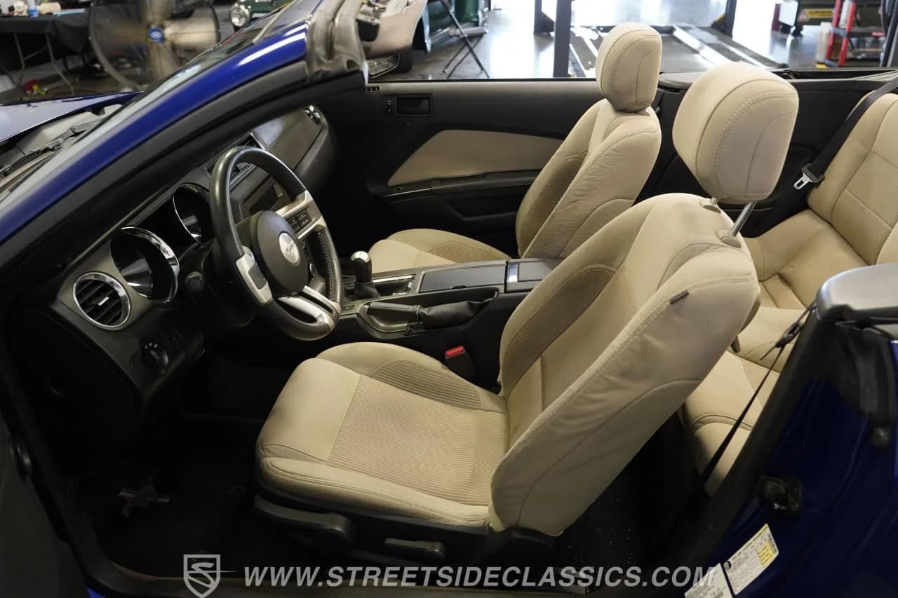 2014 Ford Mustang Convertible - Thumbnail 3