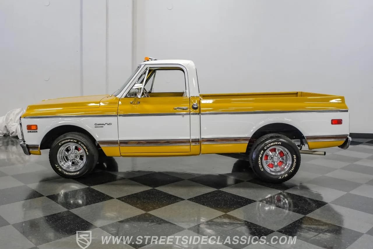 1972 Chevrolet C10 Custom Deluxe - Thumbnail 2