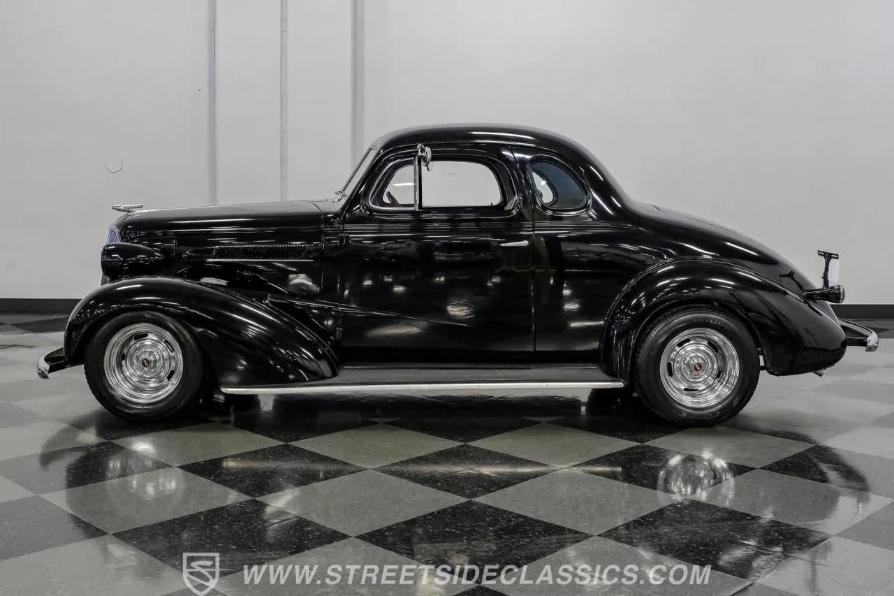 1937 Chevrolet Master Deluxe Business Coupe - Thumbnail 2