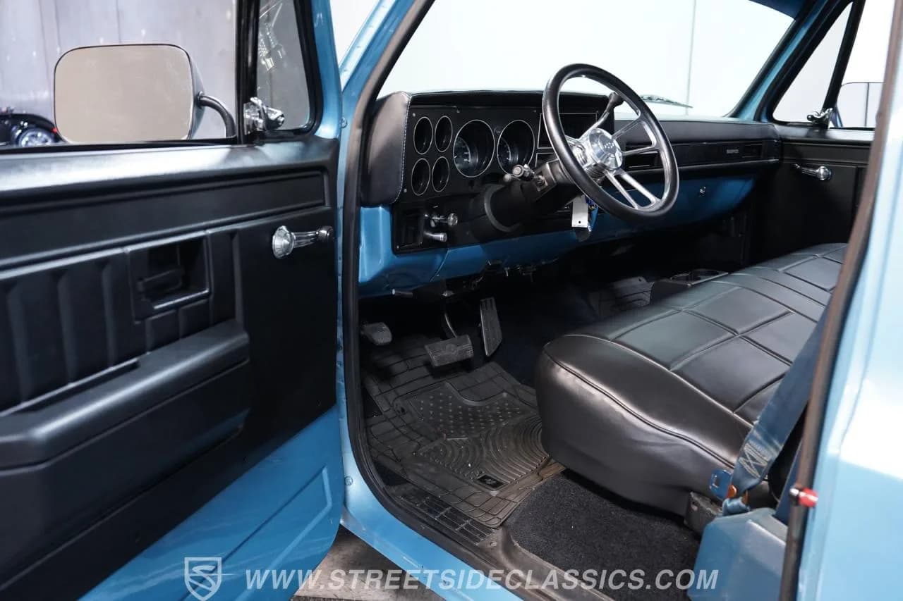 1985 Chevrolet C10 Stepside LS Restomod - Thumbnail 4