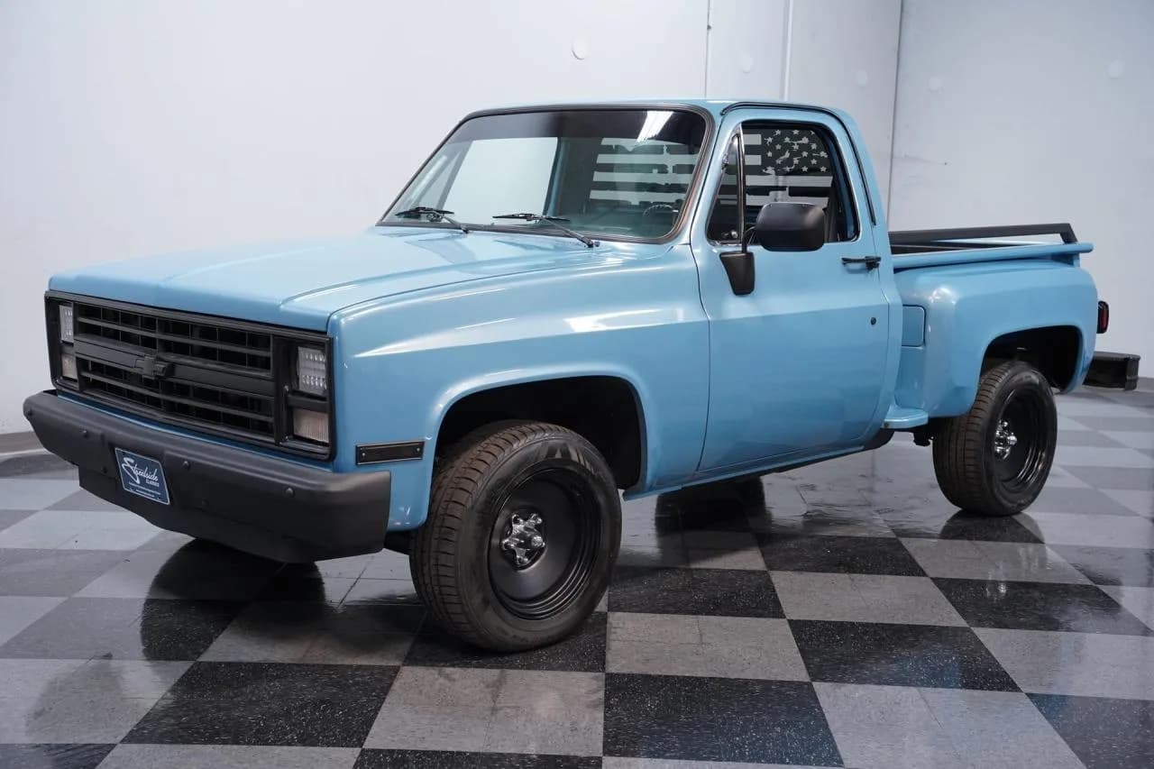 1985 Chevrolet C10 Stepside LS Restomod - Thumbnail 6