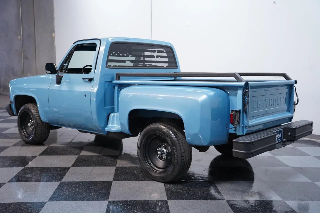 1985 Chevrolet C10 Stepside LS Restomod - Thumbnail 7