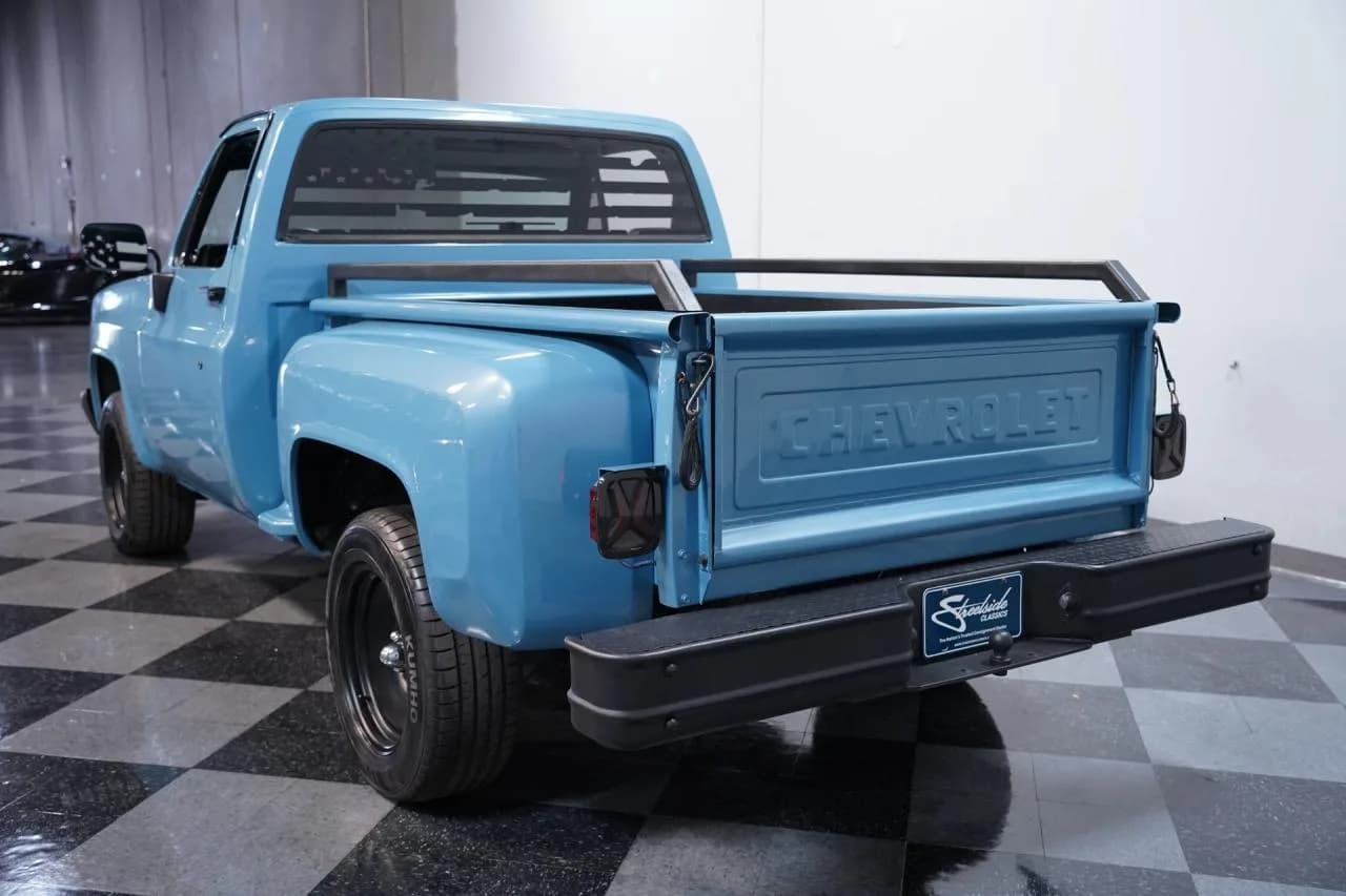 1985 Chevrolet C10 Stepside LS Restomod - Thumbnail 8