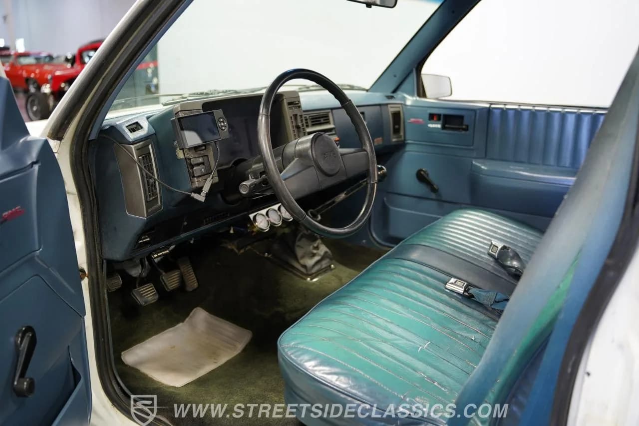 1989 GMC S15 V8 Restomod - Thumbnail 4