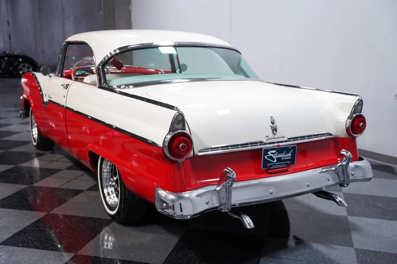 1955 Ford Fairlane Victoria - Thumbnail 8