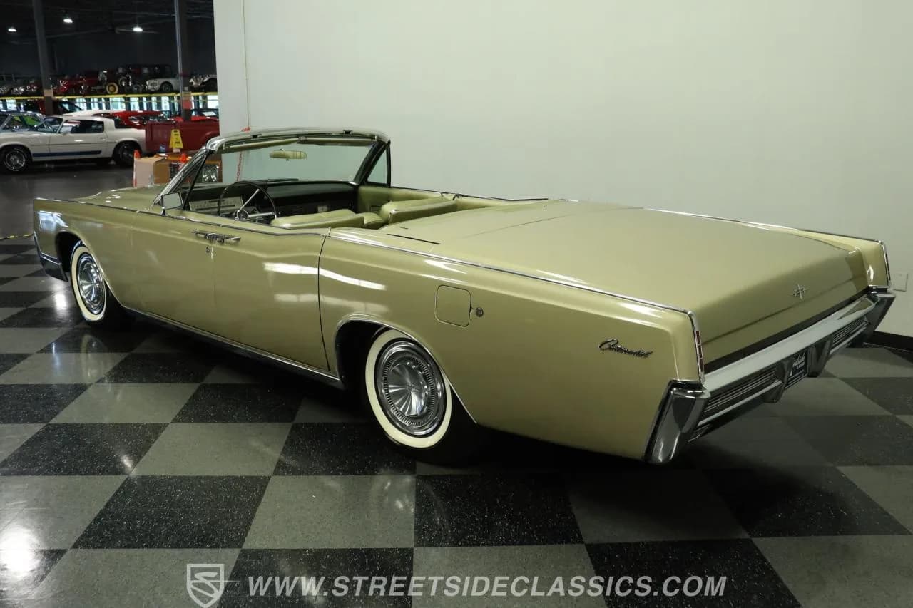 1966 Lincoln Continental Convertible - Thumbnail 7