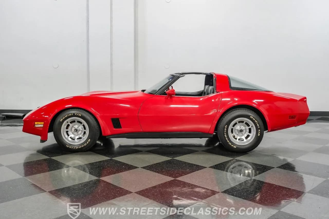 1981 Chevrolet Corvette - Thumbnail 2