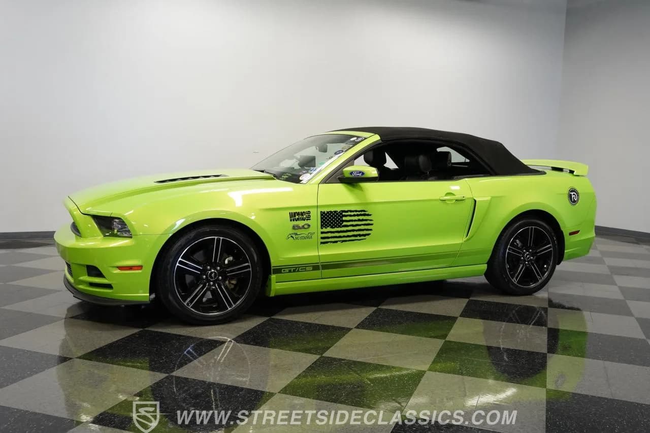 2014 Ford Mustang GT/CS Convertible - Thumbnail 7