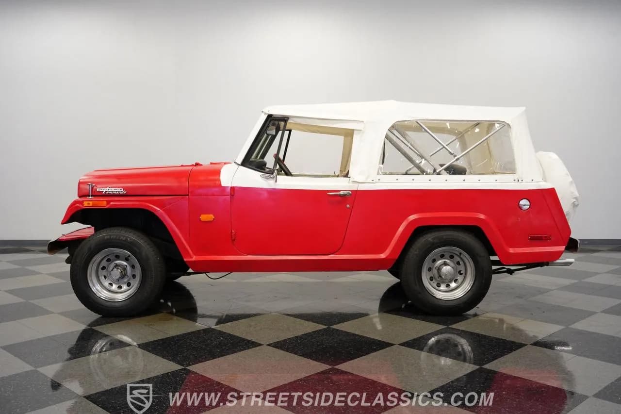 1970 Jeep Jeepster Commando - Thumbnail 2