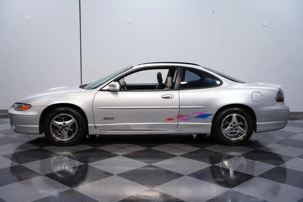 2000 Pontiac Grand Prix GTP Daytona 500 Supercharged - Thumbnail 2