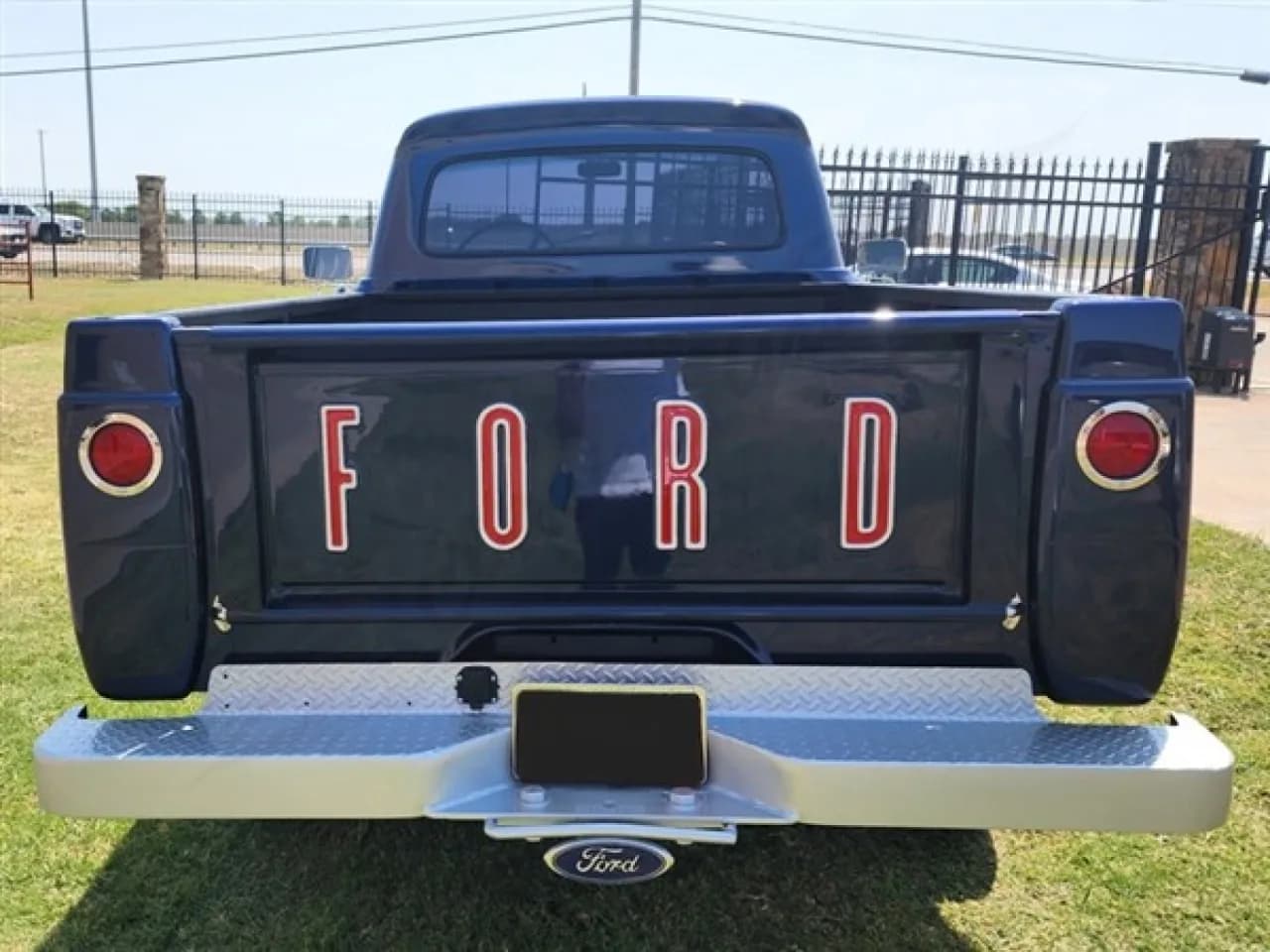 1965 Ford F250 - Thumbnail 4