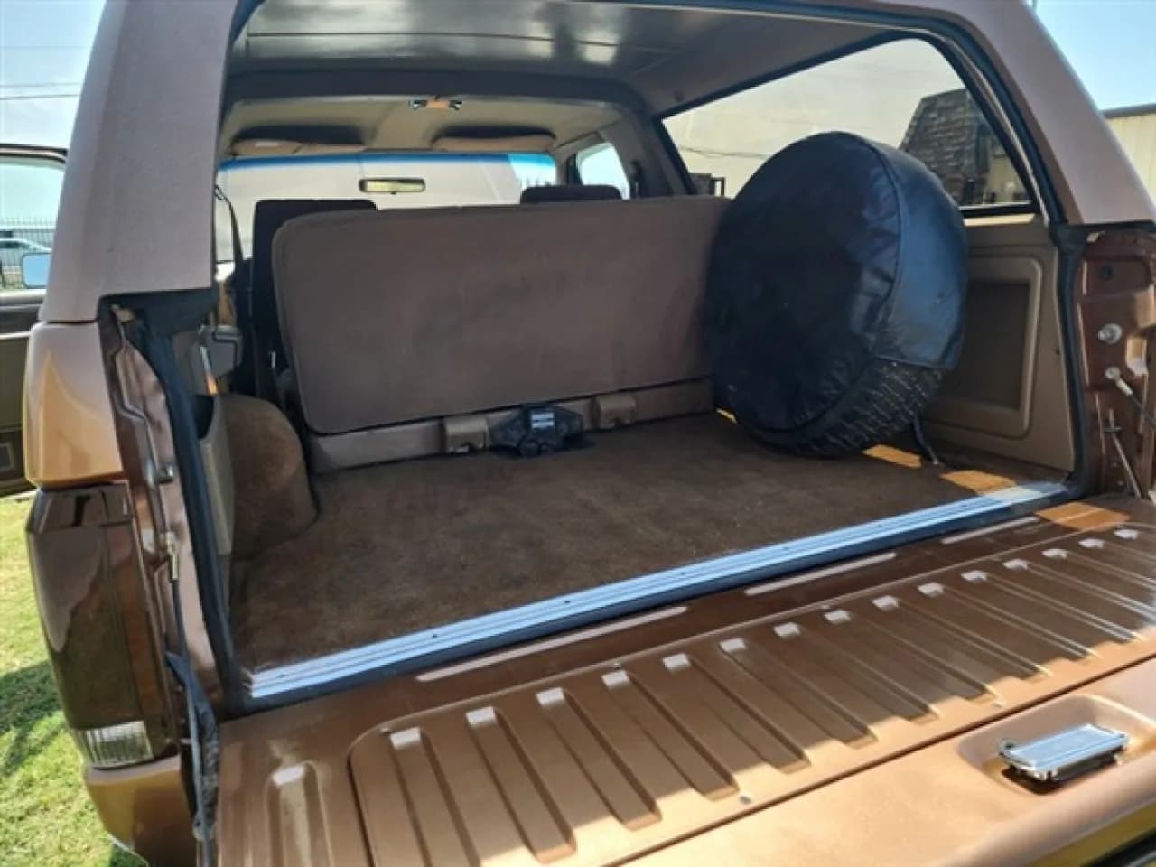 1987 Ford Bronco - Thumbnail 8