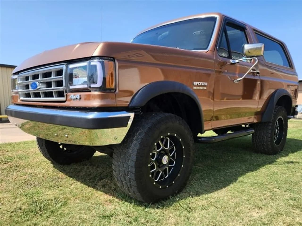 1987 Ford Bronco - Thumbnail 2