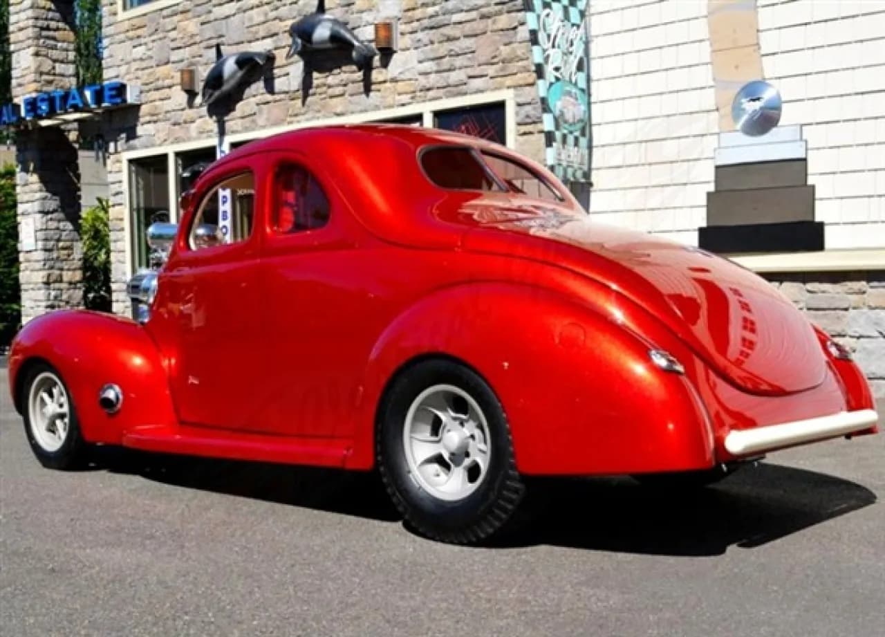 1940 Ford Custom - Thumbnail 5