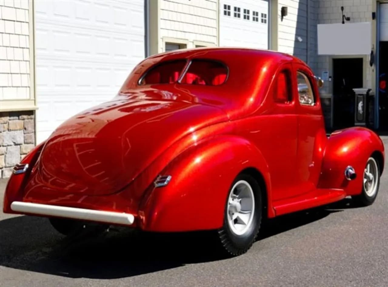 1940 Ford Custom - Thumbnail 6