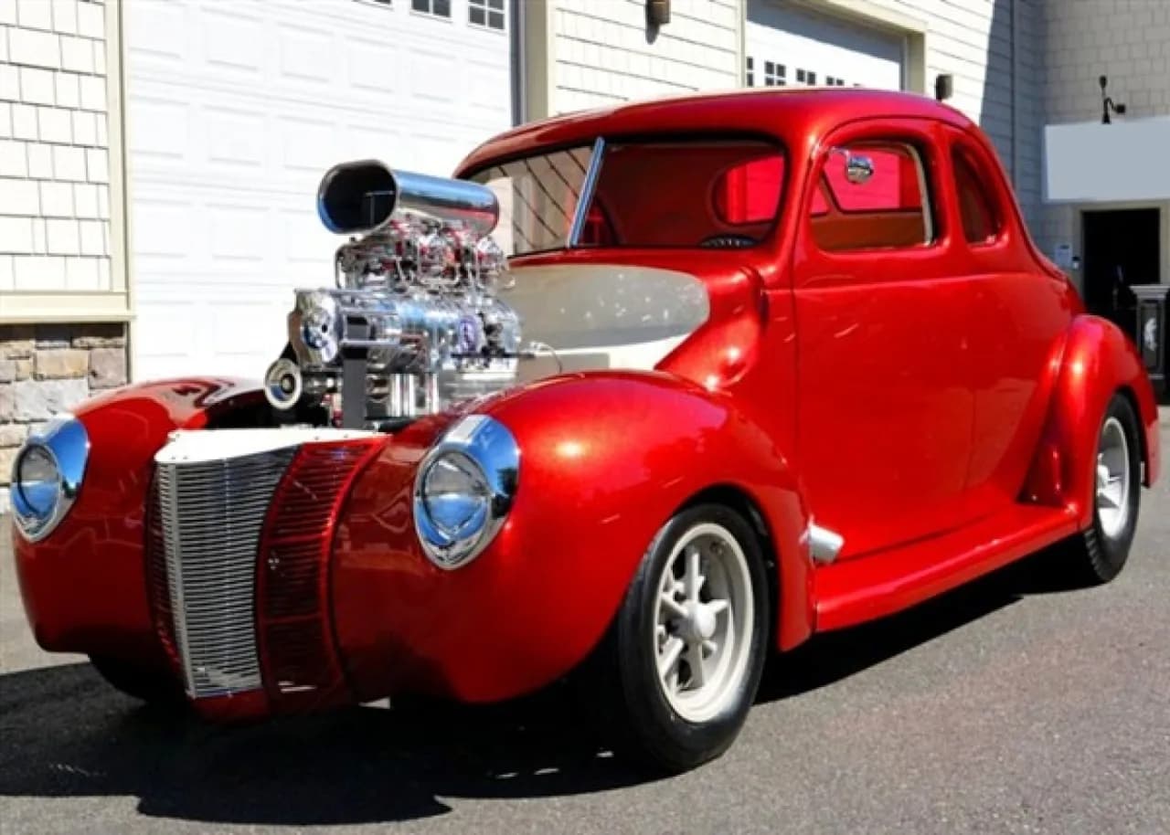 1940 Ford Custom - Thumbnail 2