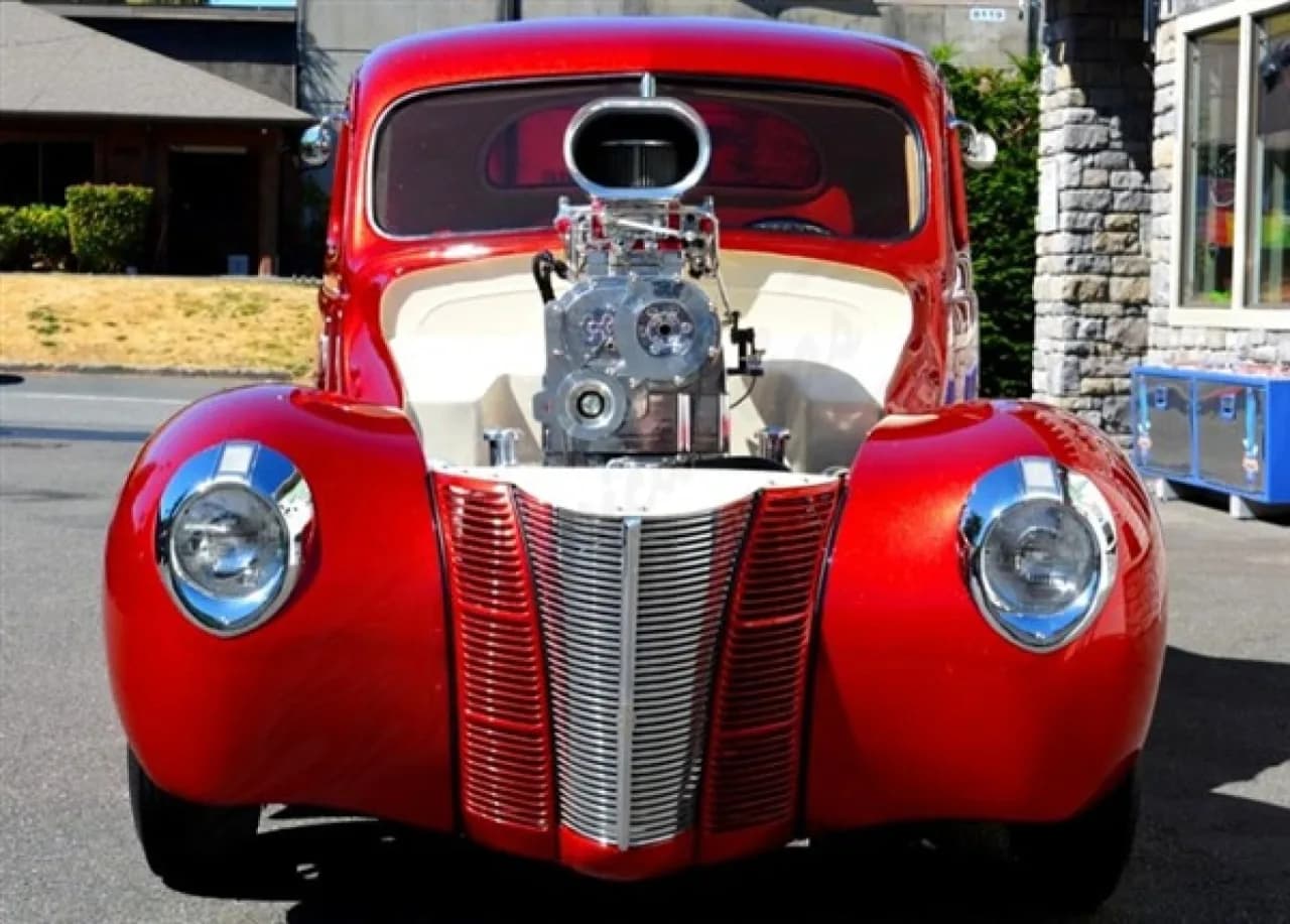 1940 Ford Custom - Thumbnail 3