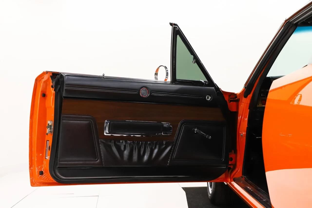 1970 Dodge Charger R/T - Thumbnail 8
