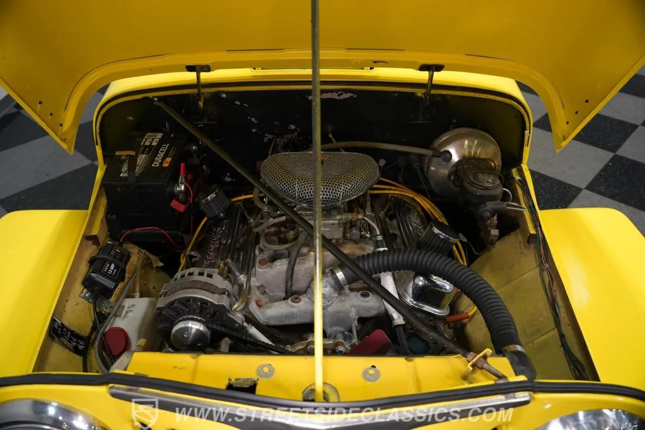 1949 Willys Jeepster - Thumbnail 3