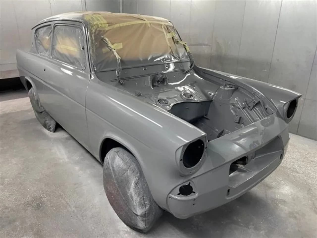 2026 Ford Anglia 105E - Thumbnail 4