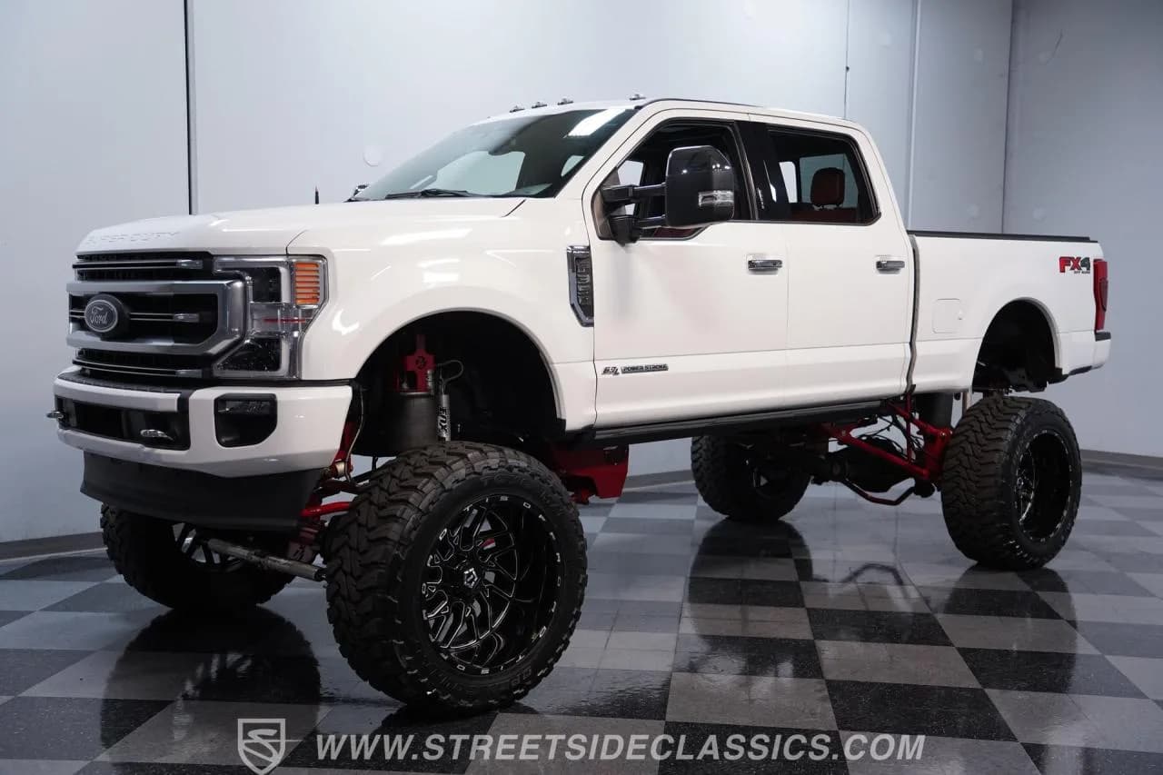 2021 Ford F-350  Platinum Crew Cab 4X4 - Thumbnail 6