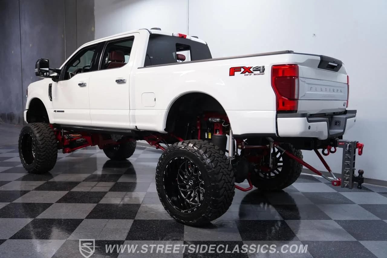 2021 Ford F-350  Platinum Crew Cab 4X4 - Thumbnail 7