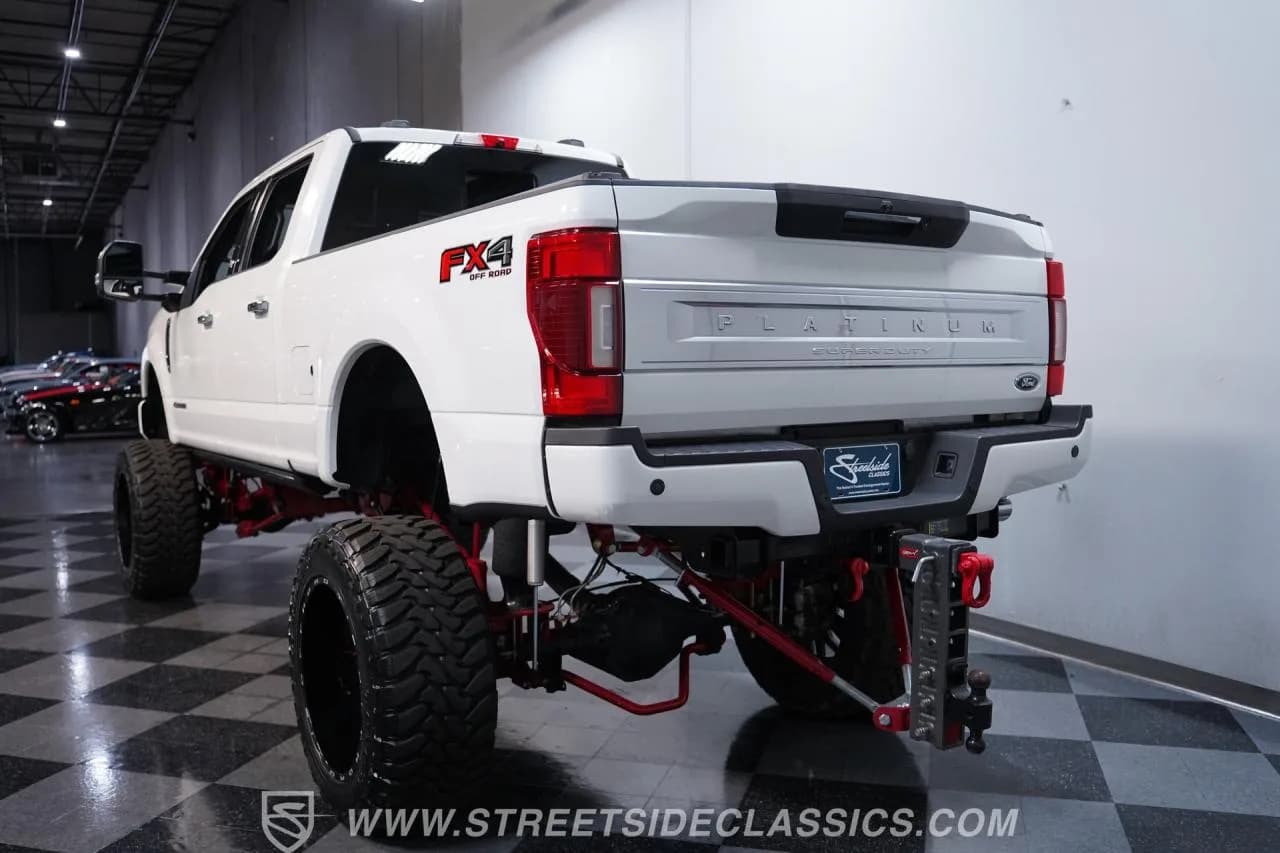 2021 Ford F-350  Platinum Crew Cab 4X4 - Thumbnail 8