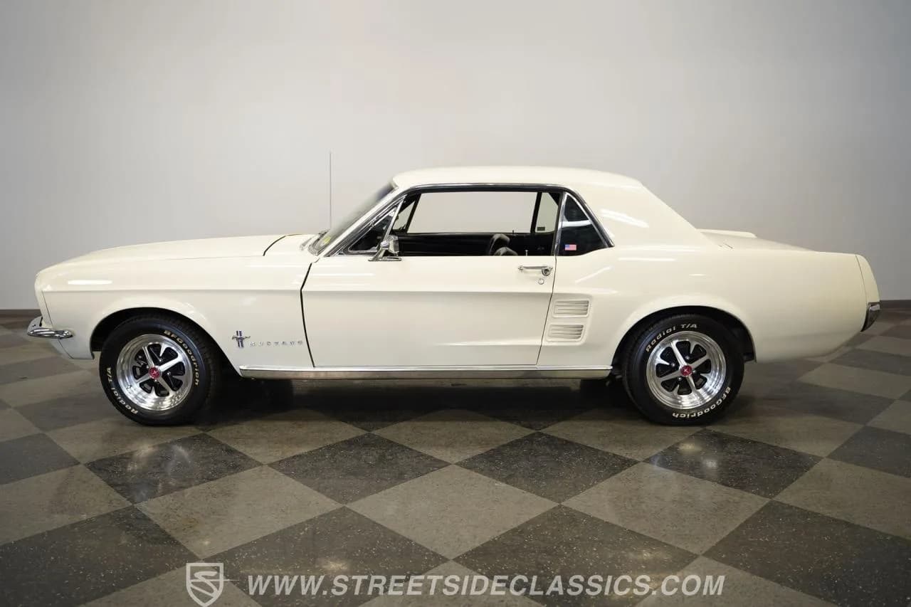 1967 Ford Mustang - Thumbnail 8