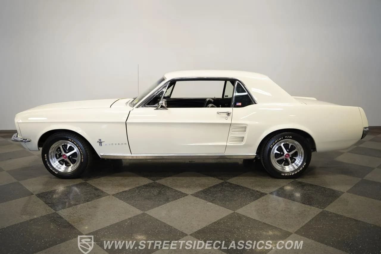 1967 Ford Mustang - Thumbnail 2