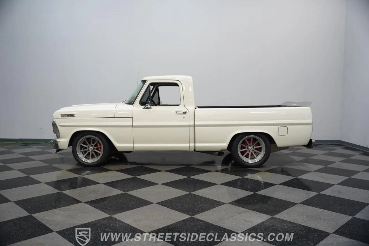 1967 Ford F-100 - Thumbnail 2