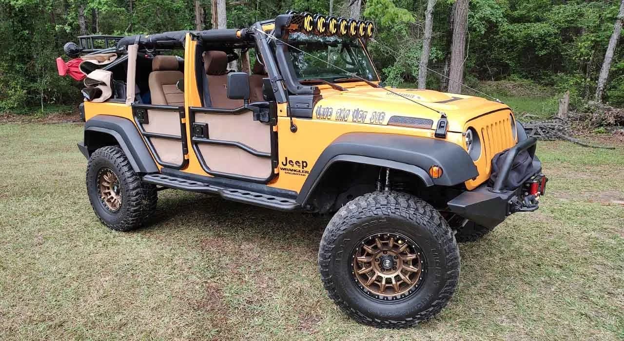 2012 Jeep WRANGLER UNLIMITED SPORT - Thumbnail 4