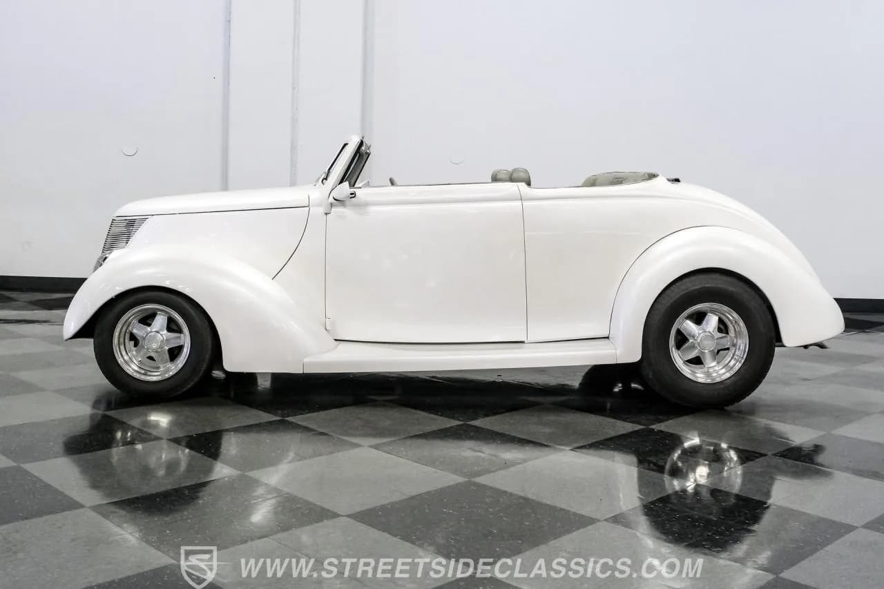 1937 Ford Cabriolet Street Rod - Thumbnail 7